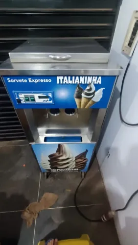 MÁQUINA DE SORVETE ITALIANINHA - PRONTA PARA TRABALHAR ?  
