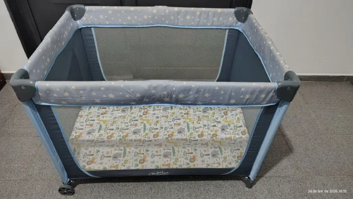 Berço estrelinha azul