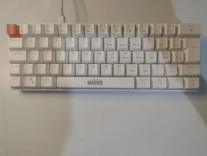 Teclado mecânico 60 %
