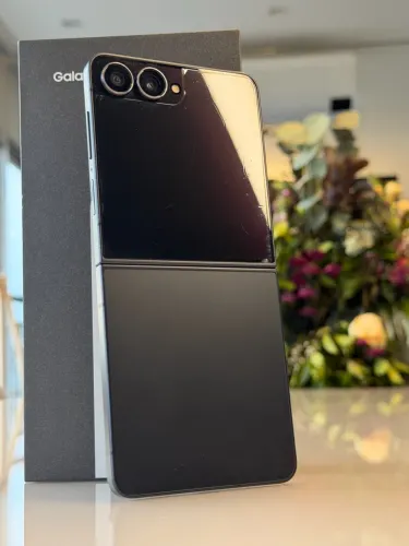 Samsung Z Flip 7 256GB Jetblack