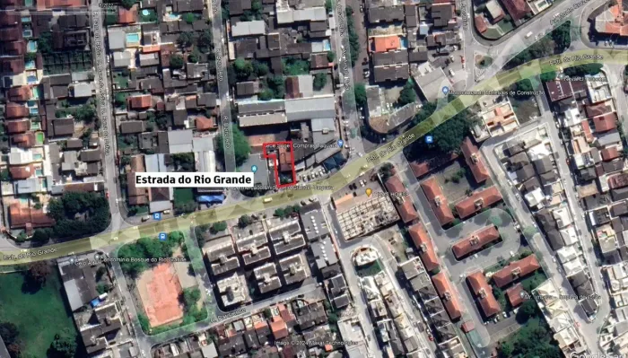 Aluguel de terreno 450m² em Taquara, RJ Localização estratégica para negócios