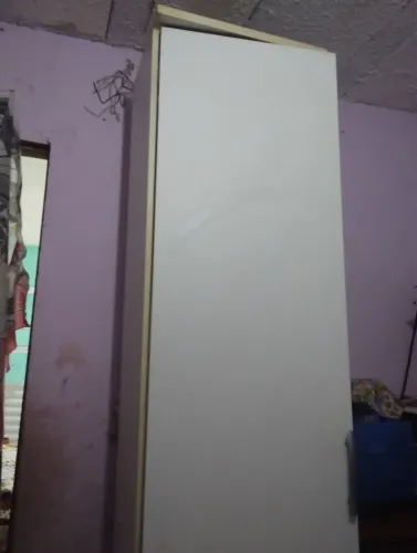 Vendo roupeiro branco 