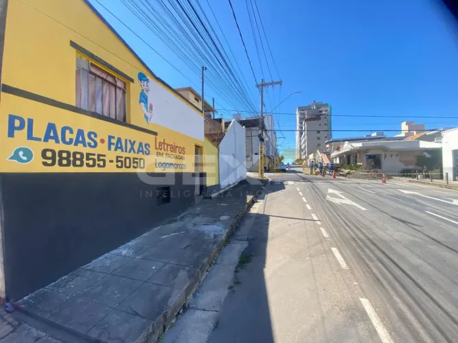 Terreno à Venda no Centro de Divinópolis MG.