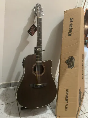 Violão novinho na caixa Strinberg  SD220C TDS Black Séries