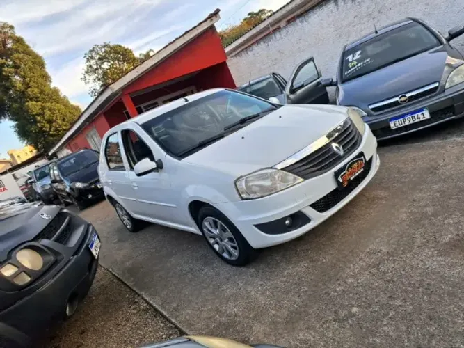 Renault Logan Expression Hi-flex 1.6 8V 4P 2013