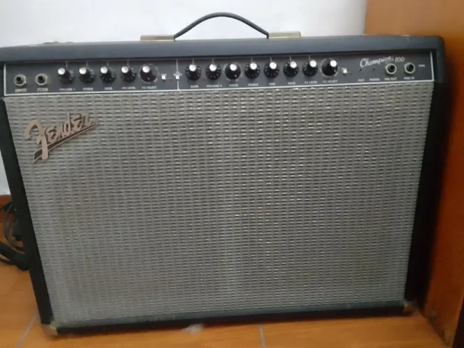 Amplificador Fender Champion 100