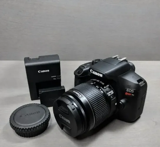 Canon EOS Rebel T6 / 1300D + Lente 18-55mm