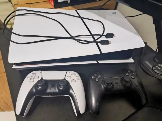 Playstation 5 slim 1Tb mídia física e digital
