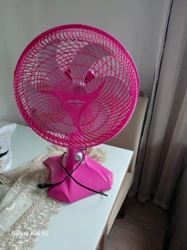 Ventilador britania de mesa rosa 30cm