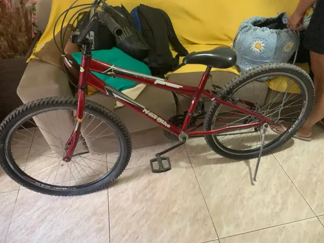 Bicicleta nova, apenas três meses de uso.