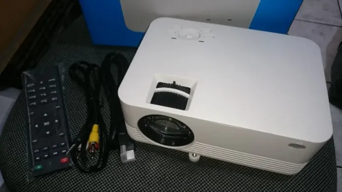 Projetor Mp-02 semi novo/1800 Lúmens /160 Plg /resolução 1920x1080 full HD Plg/ bluetooth