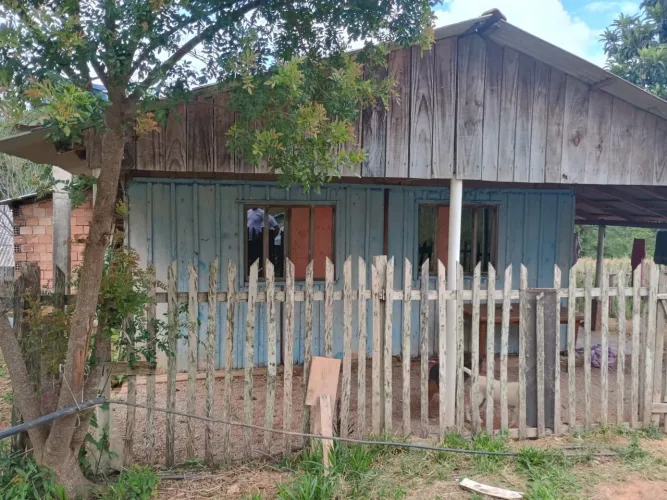 Casa em Contenda, terreno grande, próximo ao centro