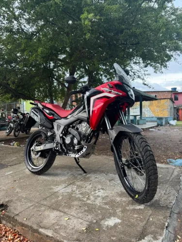 Saara muito Nova oportunidade com apenas 7.000 km 