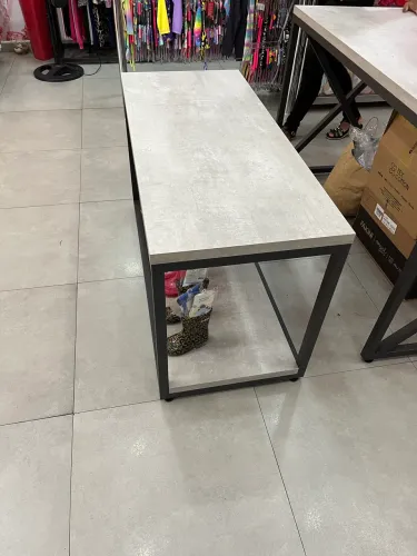 Mesa de exposição para Loja