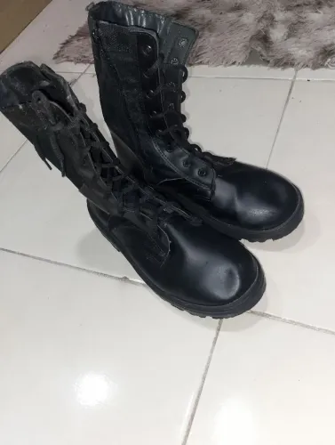 Coturno semi novo em perfeitas condições!