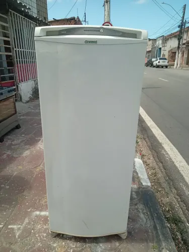 VENDO UMA GELADEIRA CONSUL FROS FRE TODA BOA