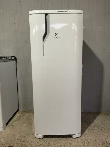 Geladeira Electrolux 220v