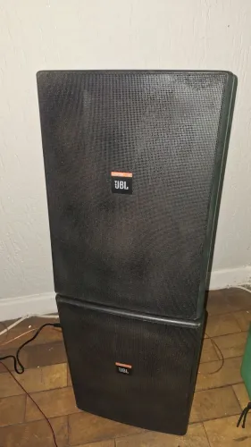 Par de caixas de som JBL control 28