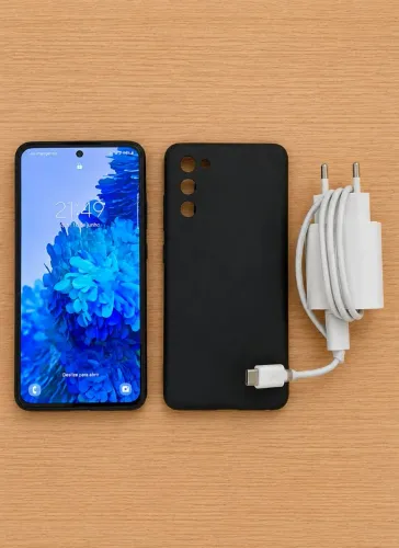 S20fe 128gb impecável - Não trava - saude 100% + carregador + capinha. Para vender logo