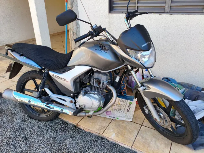 MOTO TITAN 2011 COMPLETA