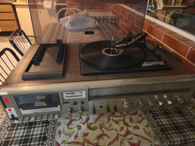 RARIDADE! National Ledsonic 9000 Funcionando | Toca-discos + Cassete + Rádio Vintage