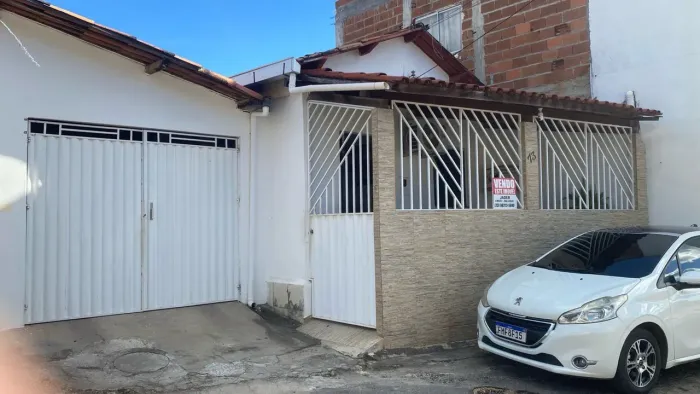 Vendo uma casa 