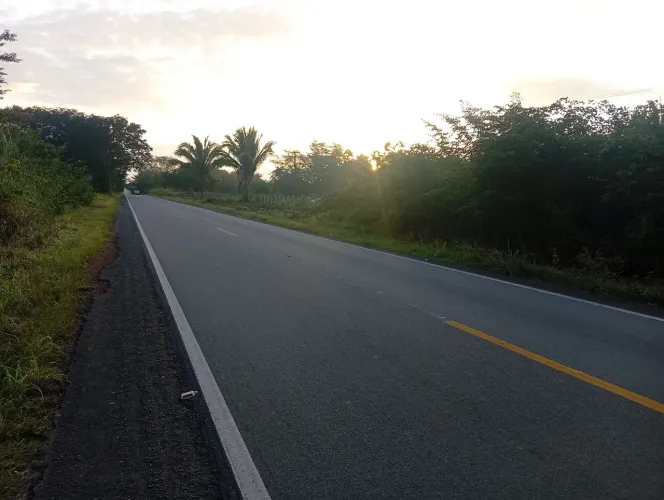 Vende-se terreno para sitio na Vila Regino, na saída de José de Freitas/Cabeceiras