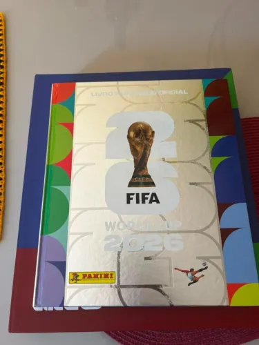 Álbum Figurinha Copa Do Mundo Oficial Prateado Completo + Box Oficial da Fifa
