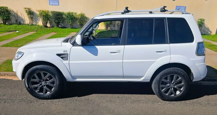 Mitsubishi Pajero TR4 2.0 Flex 16V 4X2 Aut. 2013
