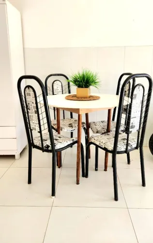 Mesa moderna redonda