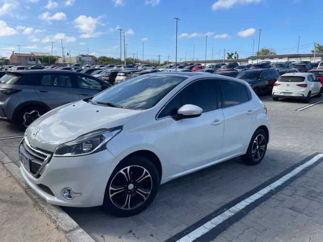 Peugeot 208 Griffe 1.6 Flex 16V 5P Aut. 2014