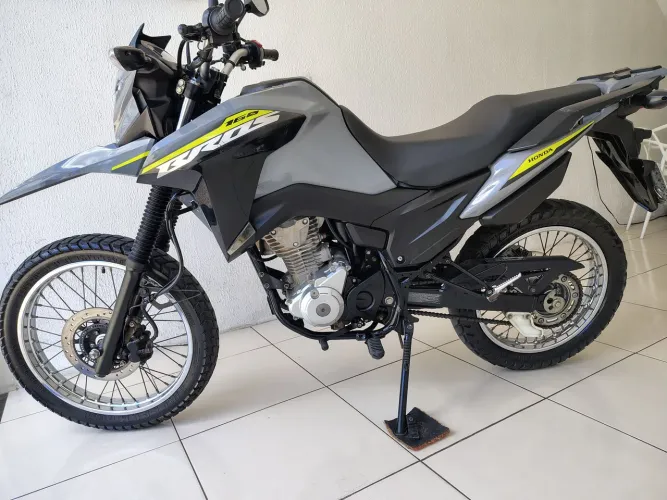 Bros 160 c/ABS ano 2025 apenas 18.500 km rodados