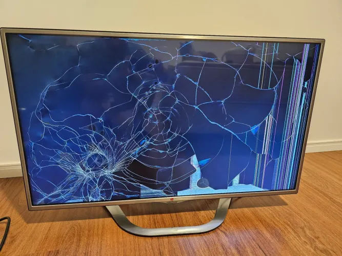 Tv lg 42la6130 com display danificado