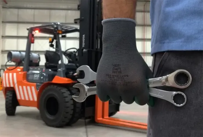 TÉCNICO MANUTENÇÃO EMPILHADEIRA