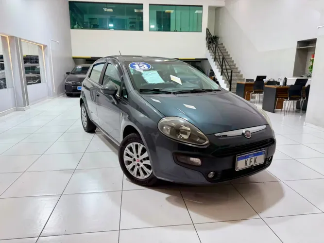 Fiat Punto Attractive 1.4 Fire Flex 8V 5P 2013