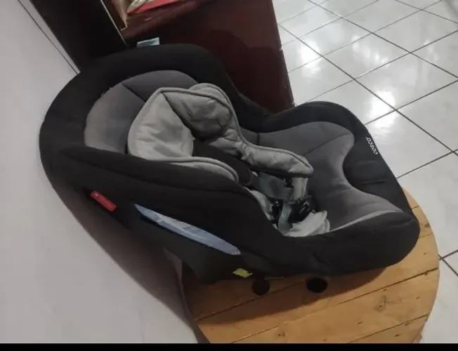 Cadeirinha de bebê para auto