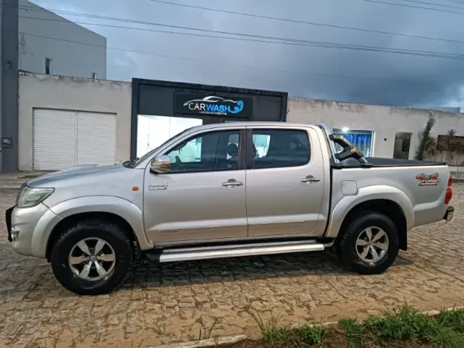 Toyota Hilux CD SR D4-d 4X4 3.0 TDI Dies Aut. 2013