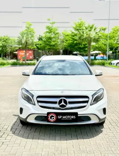 Mercedes-Benz GLA 200 Adv. 1.6/1.6 TB 16V Flex Aut. 2015