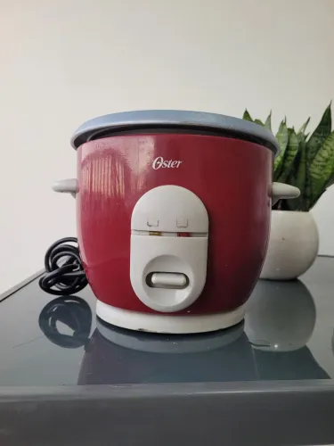 Panela de Arroz Elétrica Oster (Vermelha)