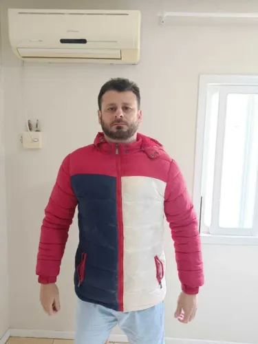 Jaquetas vestem super bem, tamanho M, com interna peluciada