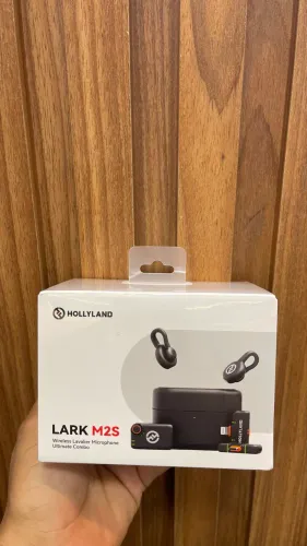 Hollyland Lark M2S Combo Microfone de Lapela Sem Fio para iPhone/Câmera/Android/PC