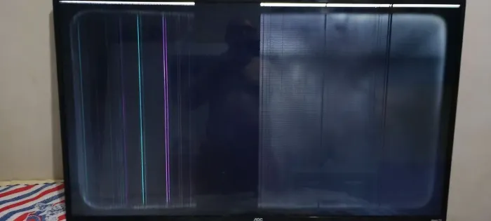 Tv AOC com defeito retirada p/ peças 