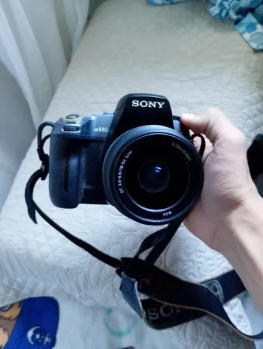 CÂMERA SONY A550 PROFISSIONAL + 2 PARES DE LENTE SONY+ CARREGADOR 