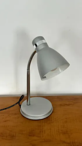 Luminária de mesa articulável prata