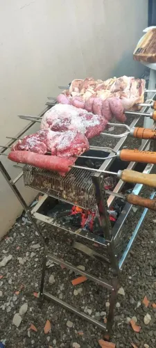 NOVIDADE, CHURRASQUEIRA DOBRÁVEL DE INOX COM 4 ESPETOS DE