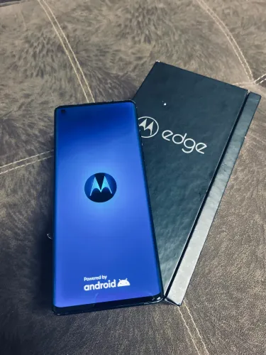 Motorola Edge seminovo