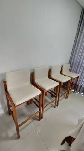 Conjunto 4 banquetas altas madeira
