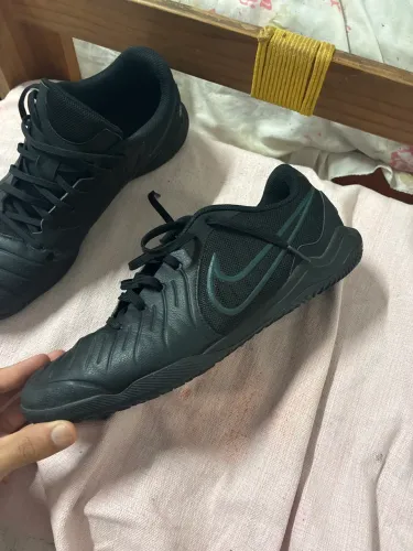 Chuteira Nike tiempo 10 academy