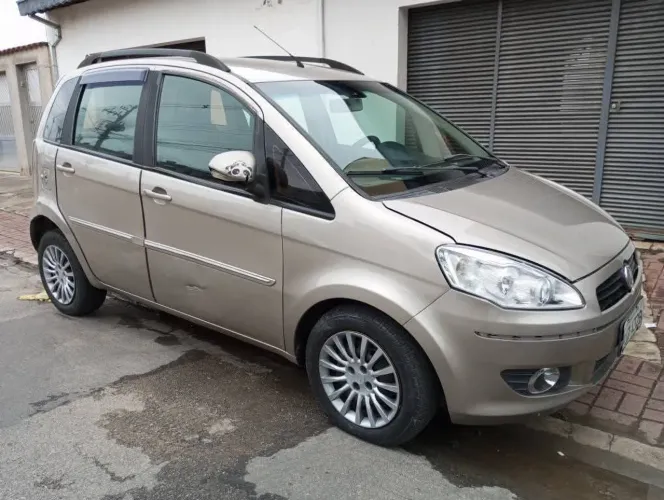 Fiat Idea Essence 1.6 Flex 16V 5P 2013