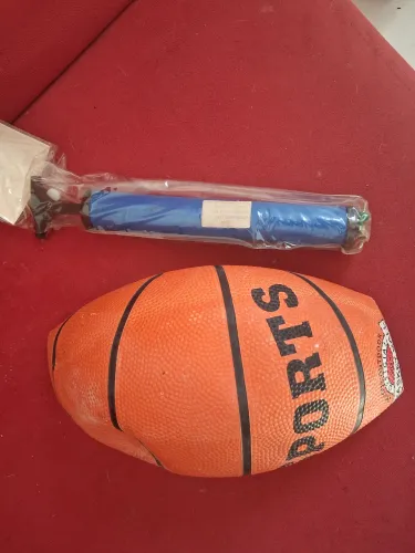 Bola de basquete + Bomba de ar